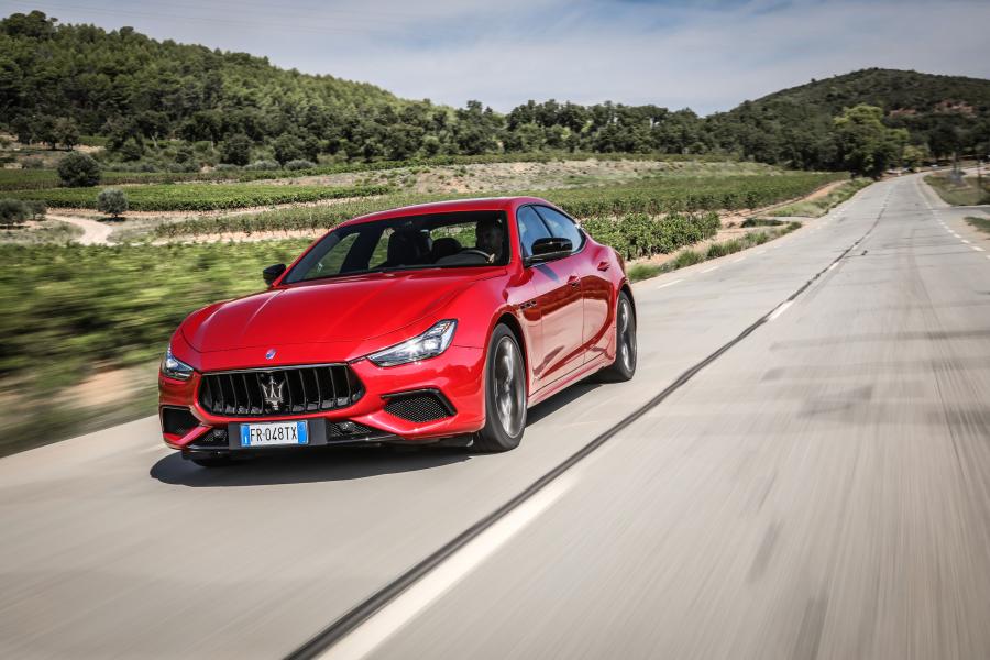  Maserati Ghibli S Q4 GranSport Nerissimo Pack 2018 года  (фото 8 из 18)